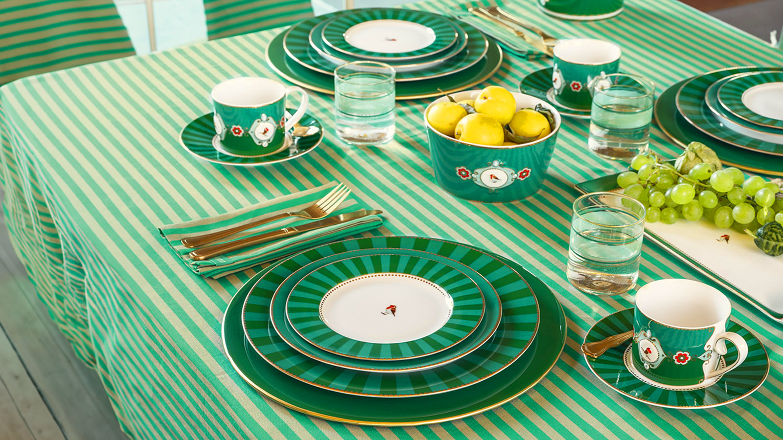 Porselen Yemek Takımı Seçimi: Şıklık ve Fonksiyonelliği Bir Arada