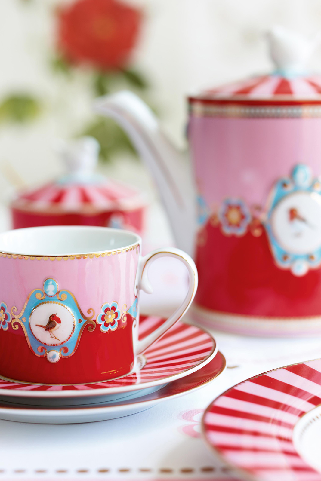 Pip Studio Love Birds Fincanlarıyla Dostluk Sohbetleri