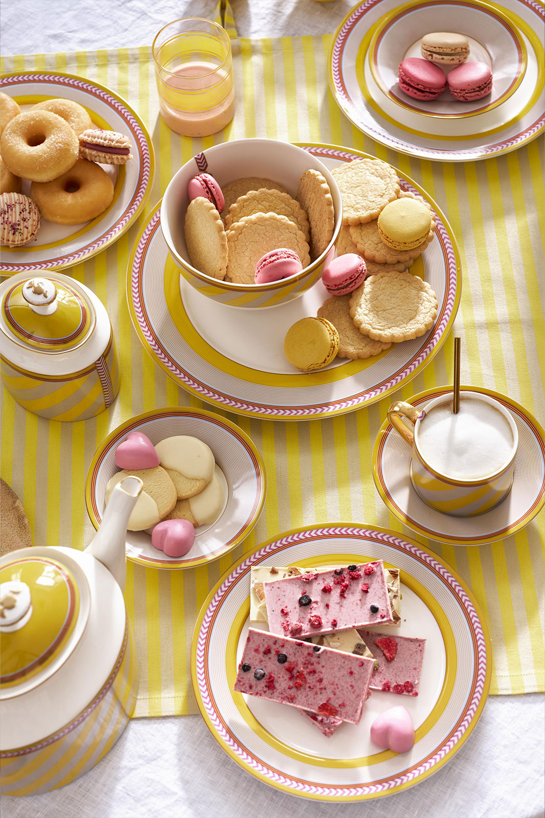 Sofranın Yıldızı: Petit Four Pasta Tabaklarıyla Kusursuz Sunumlar Yaratın!