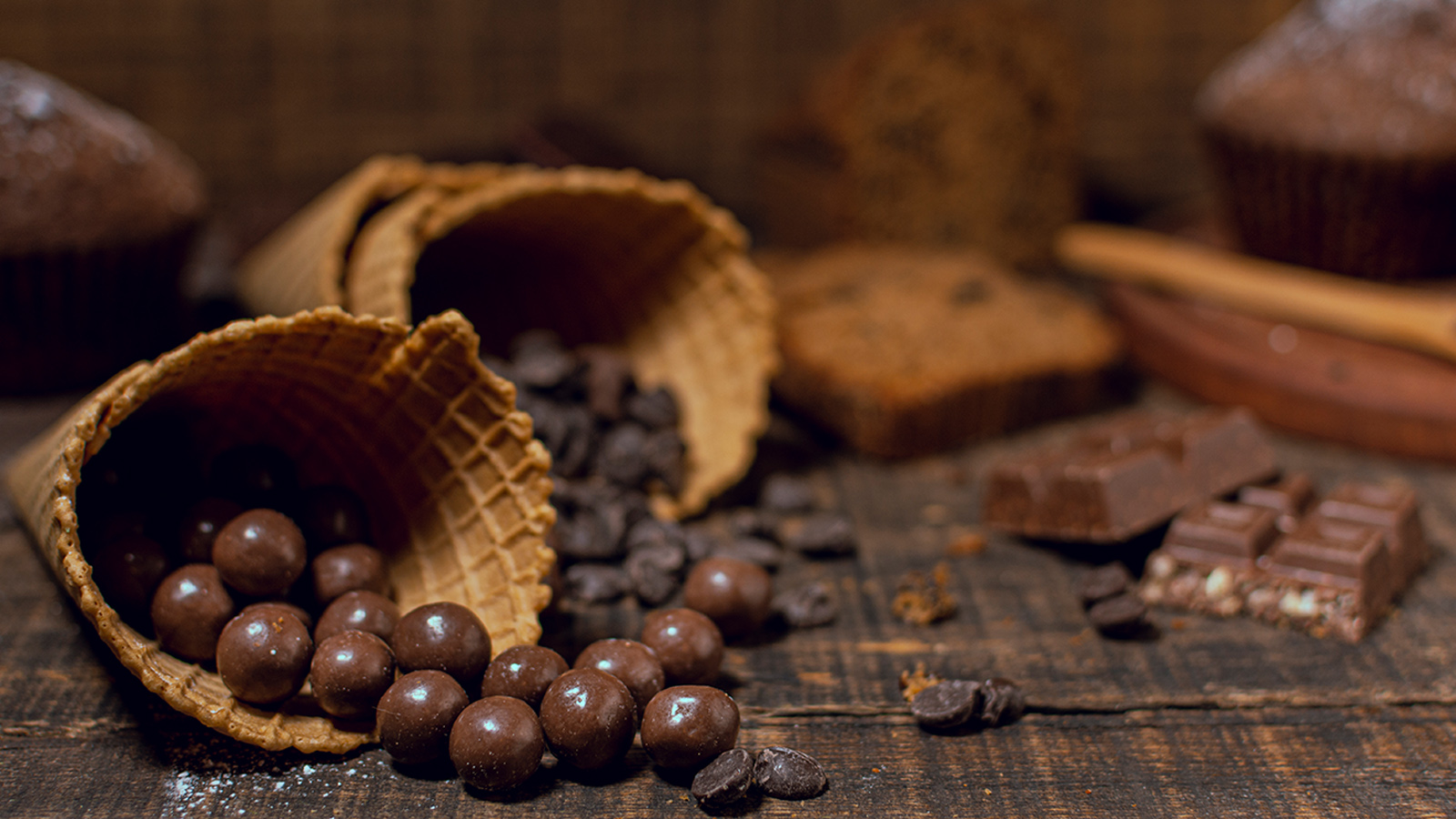 En Lezzetli ve Kolay Çikolatalı Tatlı Tarifleri